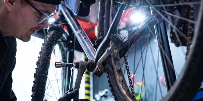 anton savinov o6wceYJw2Tw unsplash The top 5 jobs in the bike trade this week - 18th July