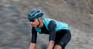 ELPL1200 2 Giro launches new Aries Spherical helmet