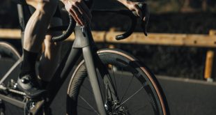 Hutchinson Blackbird HD II 10 Hutchinson unveils its fastest and most durable tyre to date