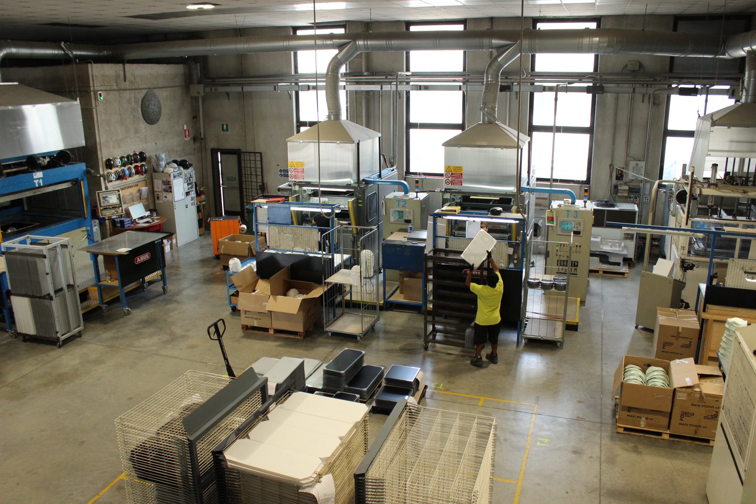 Maxi Studio, Italy