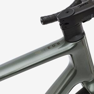 Van Rysel Deda cockpit Van Rysel unveils EDR CF Ultra high-performance endurance bike